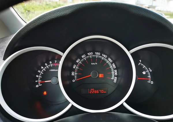 Kia Venga cena 19999 przebieg: 228000, rok produkcji 2011 z Gdynia małe 232